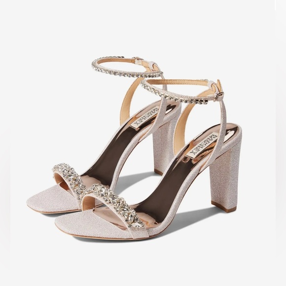 Badgley Mischka

Tasmine - Picture 1 of 10